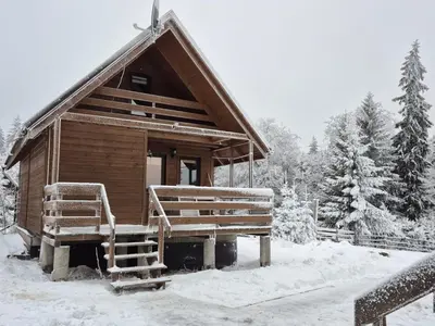 Obiekt Klimatyczne drewniane Domki Jagodna-Spalona 6D jacuzzi sauna,trasy rowerowe zimą