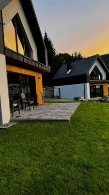 Budynek, w którym mieści się dom wakacyjny