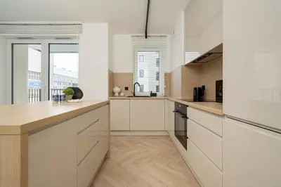 Kuchnia lub aneks kuchenny w obiekcie Apartment Near Centre of Wrocław with AC and Parking by Renters Prestige