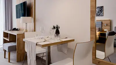Telewizja i/lub zestaw kina domowego w obiekcie VacationClub - Aparthotel Czarna Góra Apartament 323