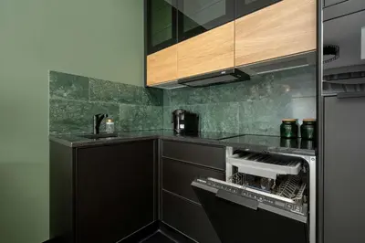Kuchnia lub aneks kuchenny w obiekcie Quorum Apartment with Parking and Air Conditioning close to the City Center in Wrocław by Renters Prestige