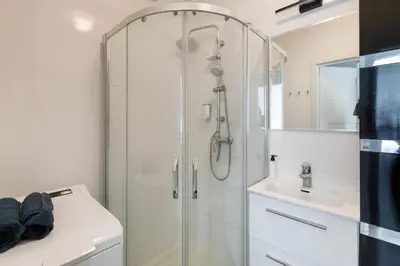 Łazienka w obiekcie Close-Golden Apartment Wroclaw - One Bedroom Apartment - Rynek Square&Widok