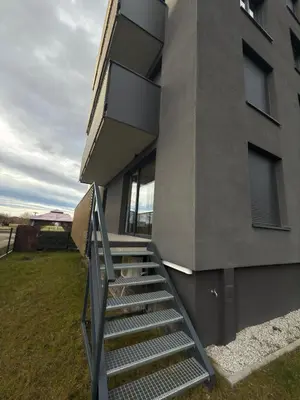 Budynek, w którym mieści się apartament