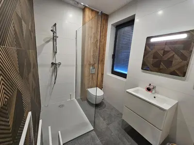 Łazienka w obiekcie Apartament Vici nad jeziorem Nyskim