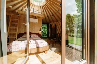 Łóżko lub łóżka w pokoju w obiekcie Jurty za winklem ze strefą SPA