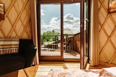 Łóżko lub łóżka w pokoju w obiekcie Jurty za winklem ze strefą SPA