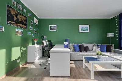 Część wypoczynkowa w obiekcie Lively Green Apartment in Wrocław with Balcony and Desk by Noclegi Renters