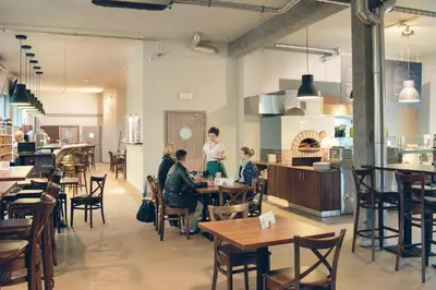 Restauracja lub miejsce do jedzenia w obiekcie Hostel Browar Jedlinka