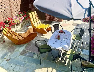 Patio lub wspólna przestrzeń na świeżym powietrzu w obiekcie Apartament Rosalia