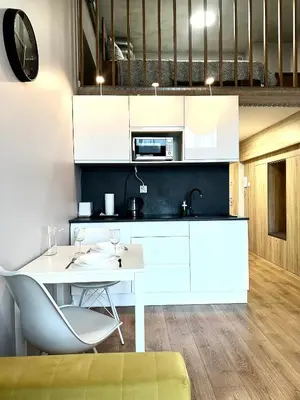 Kuchnia lub aneks kuchenny w obiekcie Zarembowicza Apt 37 - Self Check-In 20h - Parking &Lift