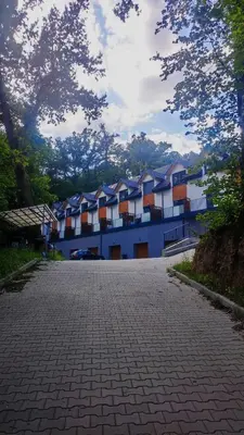Budynek, w którym mieści się apartament
