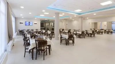 Restauracja lub miejsce do jedzenia w obiekcie Hotel Milenium