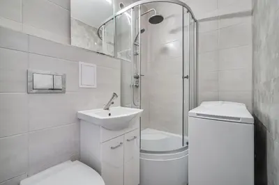 Łazienka w obiekcie Pl Orląt Lwowskich 7 by Homeprime
