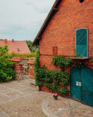 Budynek, w którym mieści się hotel