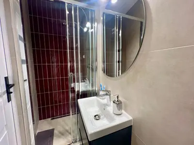 Łazienka w obiekcie Apartament Czerwone Wino 100m od Szczawno-Zdrój