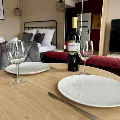 Apartament Czerwone Wino 100m od Szczawno-Zdrój