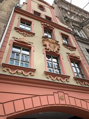Budynek, w którym mieści się hostel