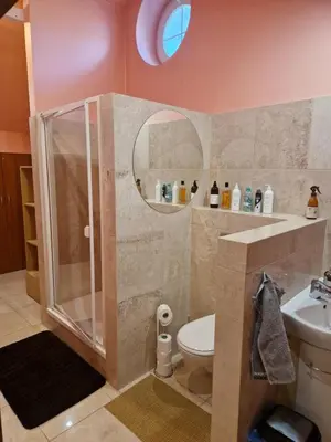 Łazienka w obiekcie Noclegi Opole-Chmielowice Apartament C