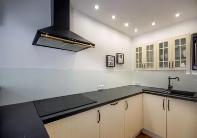 Kuchnia lub aneks kuchenny w obiekcie Perła Rynku - urokliwy apartament w samym centrum