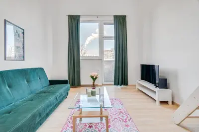 Telewizja i/lub zestaw kina domowego w obiekcie Ks Witolda 80 by Homeprime