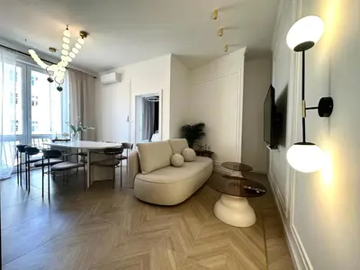 Telewizja i/lub zestaw kina domowego w obiekcie Świdnicka Apartment - 200m Main Square - Self Check-In 20h