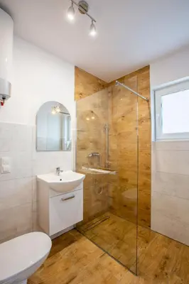 Łazienka w obiekcie Apartament - DOMEK CAŁOROCZNY JESIONOWSCY sauna