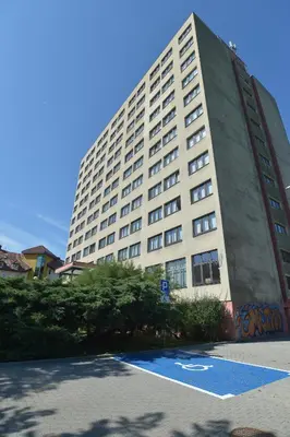 Budynek, w którym mieści się hostel