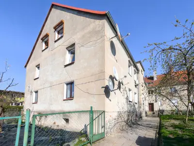 Budynek, w którym mieści się apartament