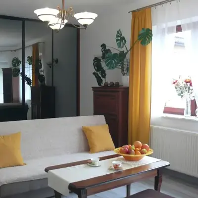 Przytulny Apartament z Parkingiem na przedmieściach Wrocławia by Noclegi Renters