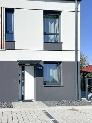 Budynek, w którym mieści się apartament
