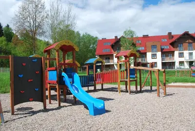 Plac zabaw dla dzieci w obiekcie Apartament Zwyciezcow