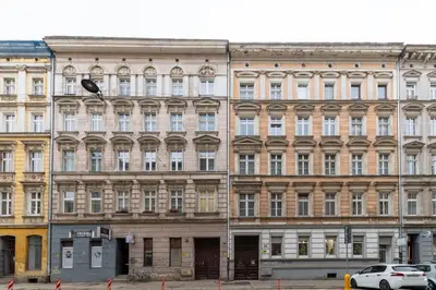 Budynek, w którym mieści się apartament