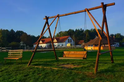 Plac zabaw dla dzieci w obiekcie Gościniec Borki Wielkie
