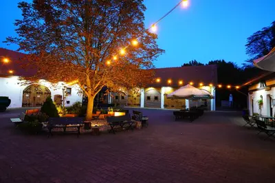 Budynek, w którym mieści się hotel