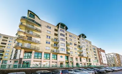 Budynek, w którym mieści się apartament