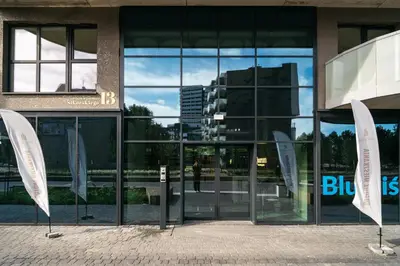 Budynek, w którym mieści się apartament