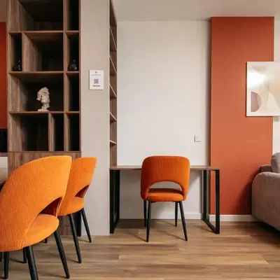 Amber & Wood Harmony by UniqueRent