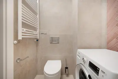 Łazienka w obiekcie Stylowy Apartament z Balkonem i Wanną by Noclegi Renters