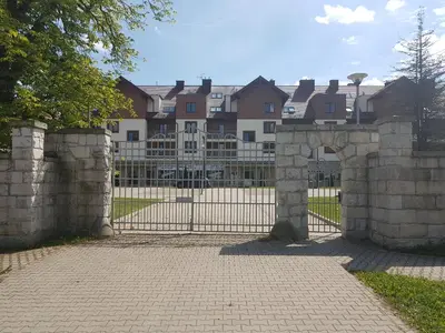 Budynek, w którym mieści się apartament