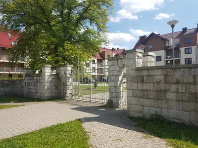 Budynek, w którym mieści się apartament