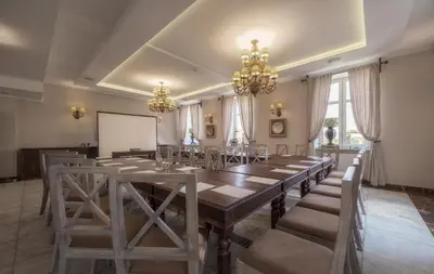Zaplecze biznesowe lub konferencyjne w obiekcie Orient Palace