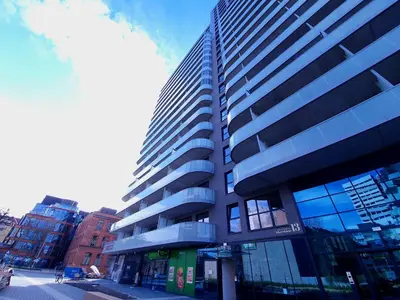 Budynek, w którym mieści się apartament