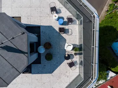 Budynek, w którym mieści się apartament