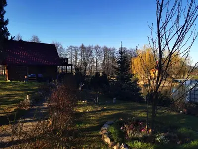 Przyroda w pobliżu tego domu w stylu alpejskim