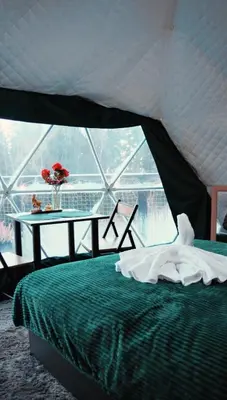 Łóżko lub łóżka w pokoju w obiekcie Całoroczny Apartament Jacuzzi Zieleniec Goat Glamp