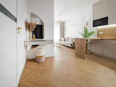 Telewizja i/lub zestaw kina domowego w obiekcie Virgin River Deluxe Apartment by BookingHost