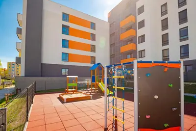 Plac zabaw dla dzieci w obiekcie Apartamenty SOWIE SZCZYTY