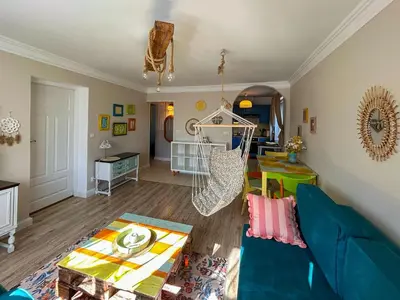 Część wypoczynkowa w obiekcie Kolorowo Kącik - Apartament przy Parku