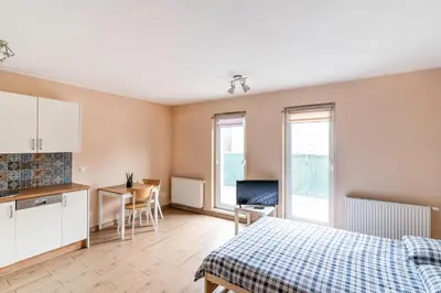 Telewizja i/lub zestaw kina domowego w obiekcie Orange 2 Apartment with big terrace