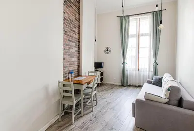 Część wypoczynkowa w obiekcie Klimatyczny Indigo Apartment w pięknej kamienicy